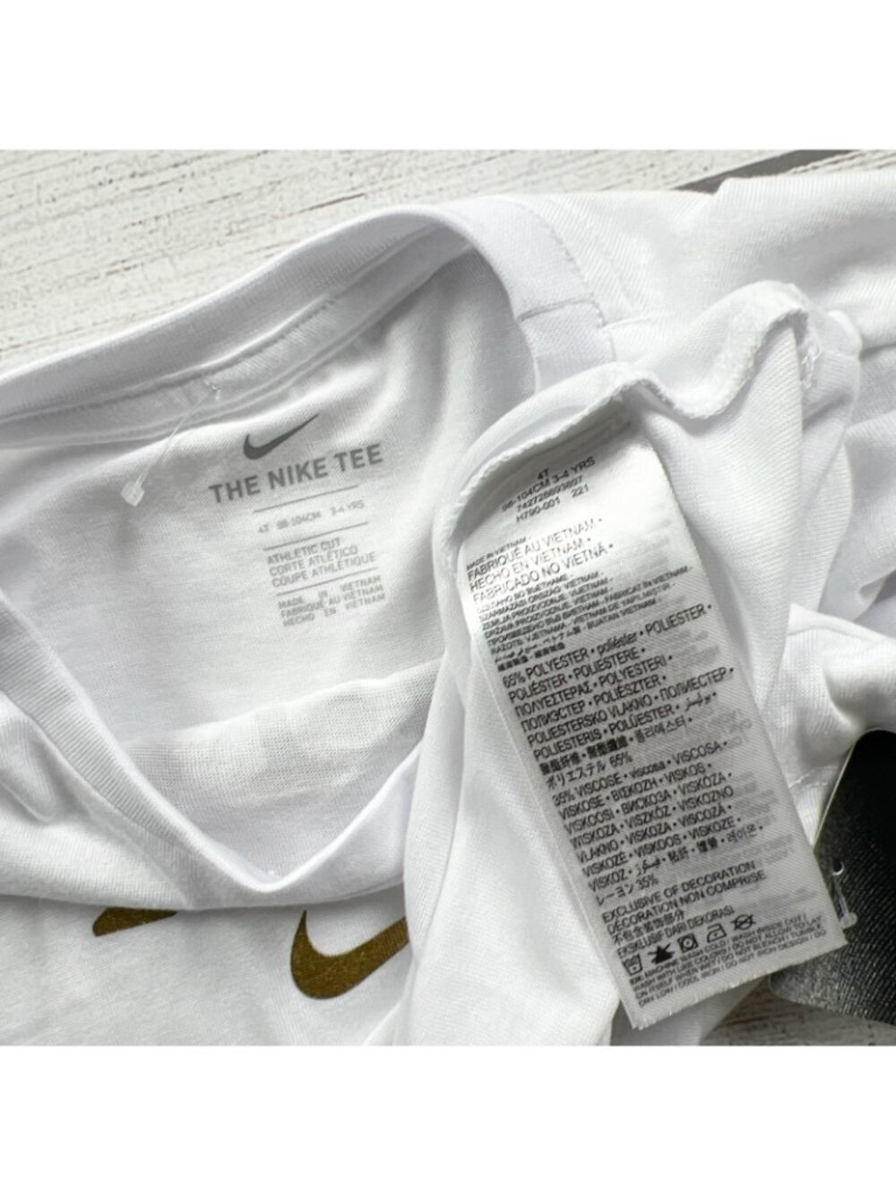 Nike Girls Cropped T-Shirt Short Sleeve Tee Gold Nike Logo Graphic NWT 4T - Picture 2 of 3
